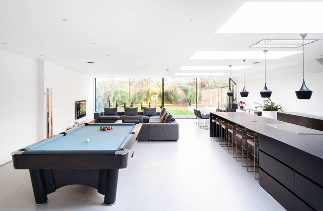 Luxury London House - Gym, Garden, Cinema, Pool Table, large spaces
