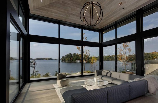 Luxury Modern Build in Central Lake Joe! Tennis court! Boathouse accommodations!
