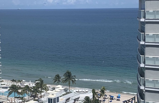 Luxury, Modern/Contemporary, Beachfront Condo/Hotel with Spectacular Ocean Views
