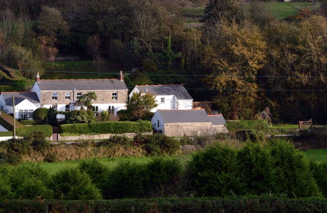 Luxury Modern house newly refurbished, easy access to Beach and Cornwall's Best