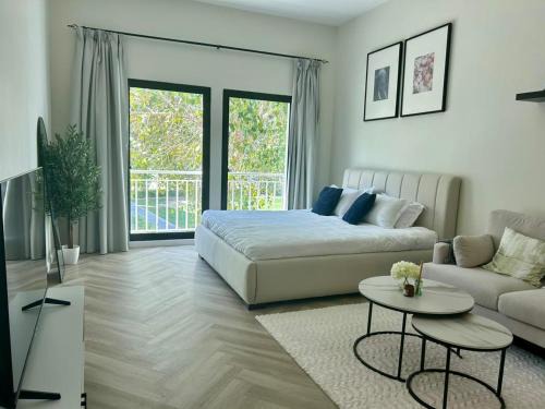 Luxury Modern Studio I Discovery Gardens