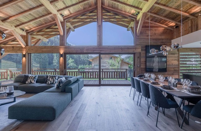 Luxury new 450m² chalet with spa and parking in Argentière