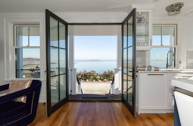 Luxury Oceanfront Bayside Jewel