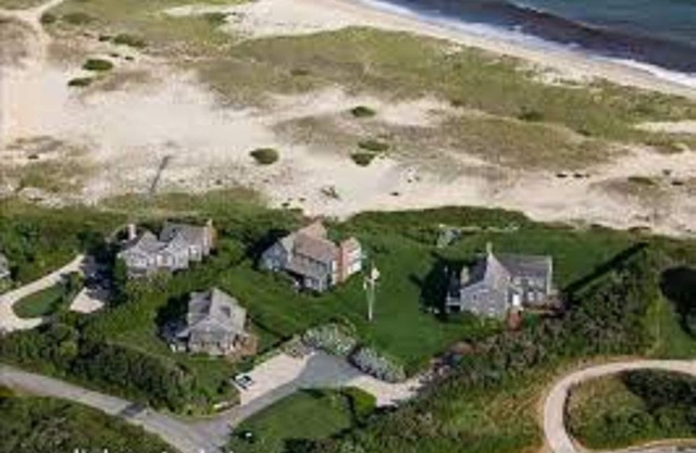 LUXURY OCEANFRONT ESTATE! Private beach & heated pool & hot tub. Sleeps 10!
