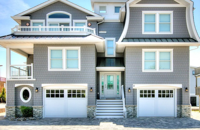 LUXURY Oceanside Beautiful 5 bed home with pool ALL INCLUSIVE