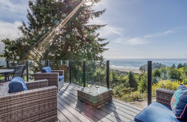 Luxury Oceanview Home with Panoramic Ocean Views, Hot Tub, Outdoors, Bonus Room