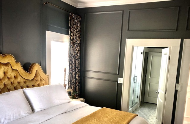 Luxury on-suite | Ideal Proximity to Uptown/NBA/NFL Stadium | Child/Pet Friendly