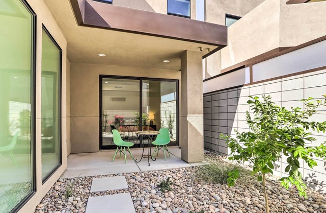 Luxury Palm Springs Home w/ Pool & Mtn Views!