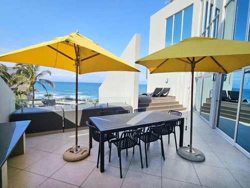 Luxury Penthouse Apartment 711 in Ballito by First Private Stays