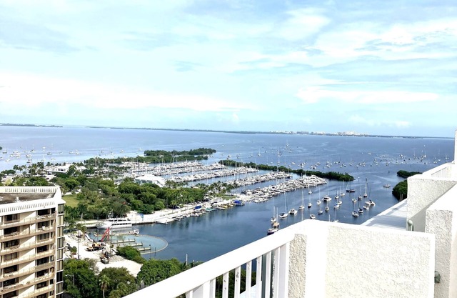 Luxury Penthouse w/Private Rooftop Terrace in Coconut Grove Hotel!