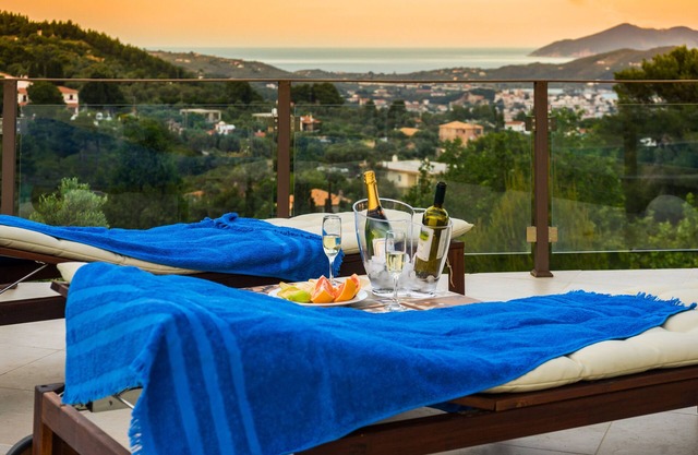 Luxury private "Villa Hermes" with large pool and stunning views