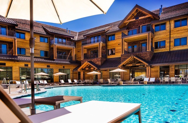 Luxury Residence - Gondola across the Street 2 Bedroom Condo by RedAwning