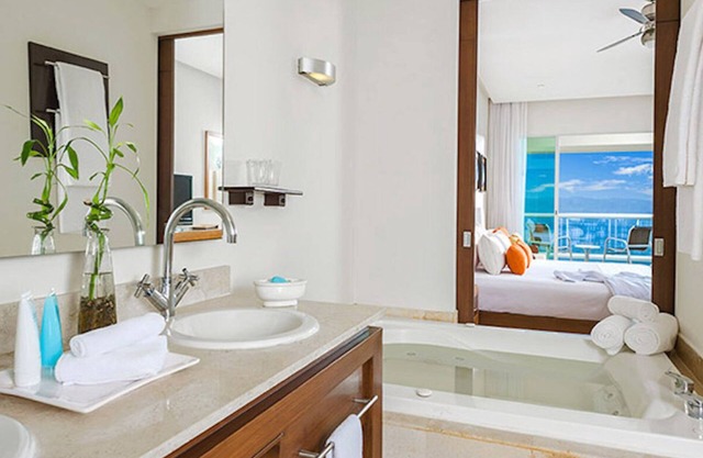 Luxury Resort Suite - With Private Plunge Pool!