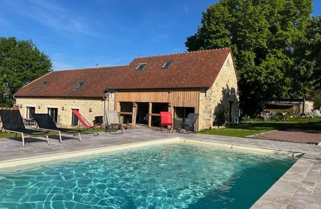 Luxury Retreat: Heated Pool, Jacuzzi, Fitness, Near Le Mans