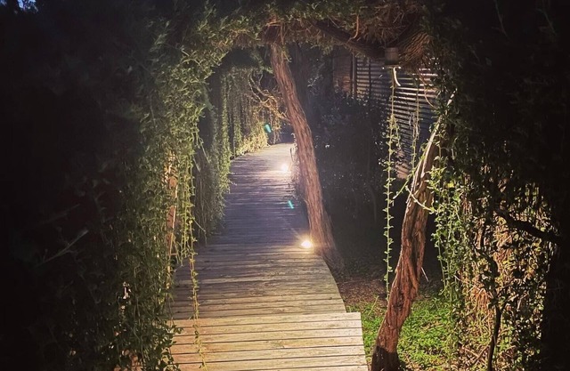 Luxury Romantic Beach Cabin private beach access, Mornington Peninsula