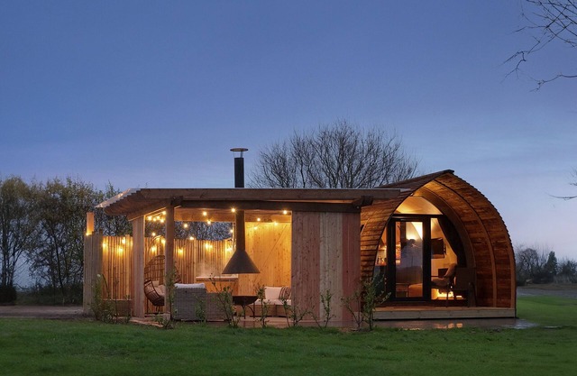 Luxury Rural Cabin with Wood Fired Hot Tub