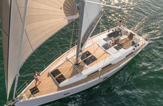 Luxury Sailing Tour – Amalfi, Capri & Hidden Coves with Skipper