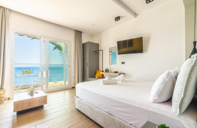 Luxury SeaSide Suites