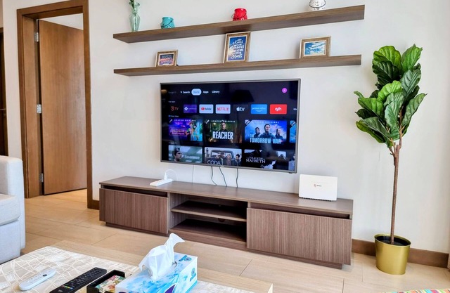 Luxury Seef Apt Directly Opposite the City Centre Mall
