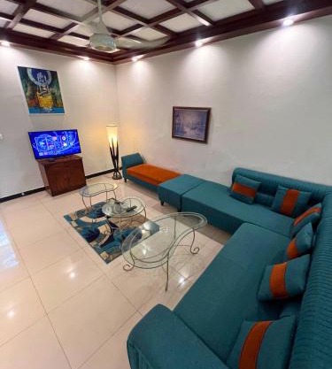 LUXURY service APARTMENT