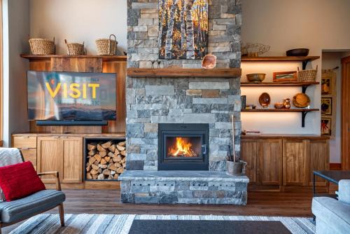 Luxury Ski Chalet - 684 Vasquez Road