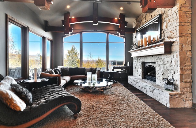 LUXURY SKI CHATEAU, PROFESSIONAL DECOR, FABULOUS VIEWS, SLEEPS 17 IN COMFY BEDS!