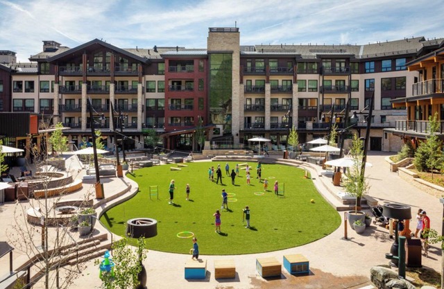 Luxury Ski-In/Out Studio in Snowmass Base Village with World-Class Amenities