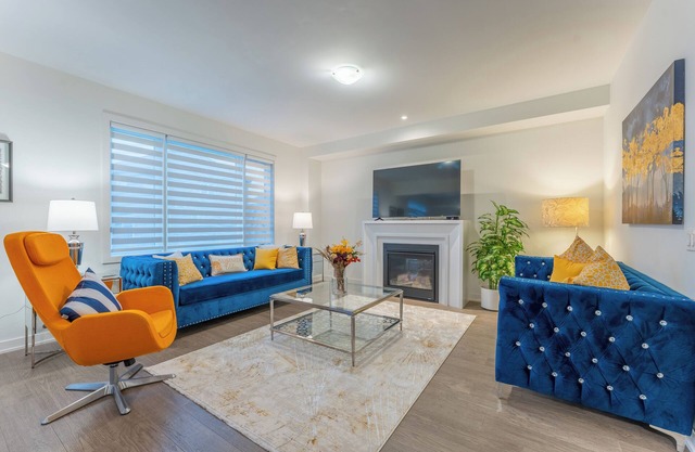 Luxury & Spacious 4BR ~ Stoney Creek ~ Hamilton