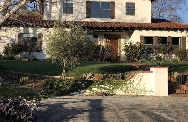 LUXURY SPRING CREEK VILLA❤️ PASO ROBLES Wineries, Beaches, Oaks, Hot Tub, Peace!