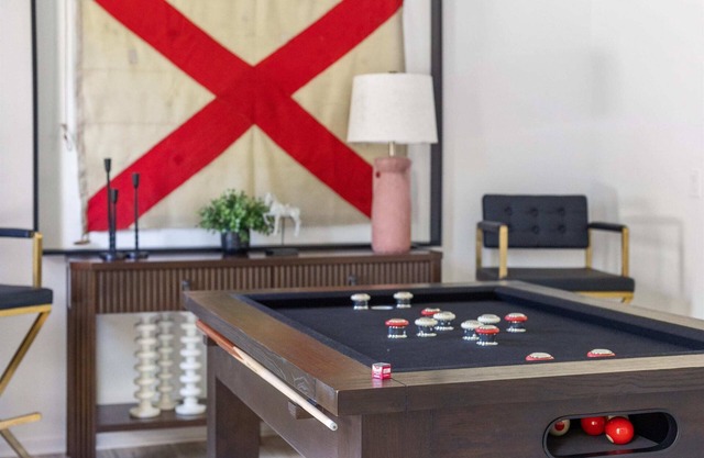 Luxury Stay, Prime Spot, Games & Saltwater Pool!