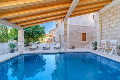 Luxury Stone Villa Nevija with heated pool