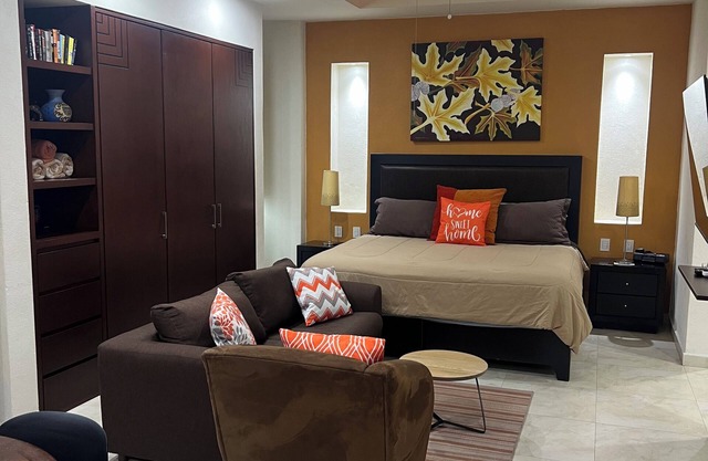 Luxury Studio in Center of Romantic Zone Fun! Fantastic Rooftop Views!