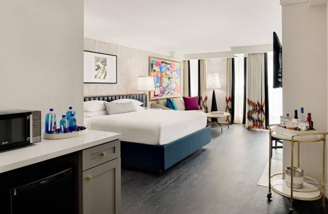 Luxury Suite with Rooftop Pool Access in West Hollywood