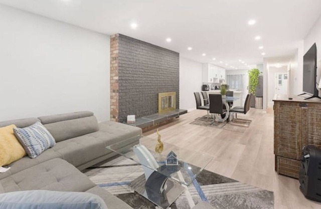 Luxury three bedrooms new apartment