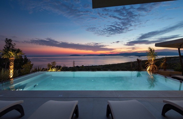 Luxury & Unique Villa Bevel House with sea view