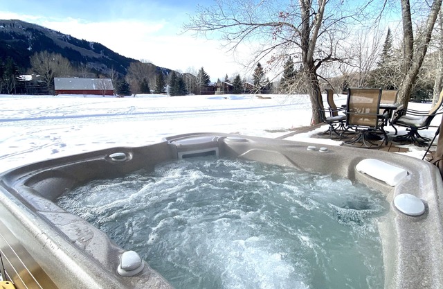 Luxury Vail Beaver Creek Home 4bd Private Hot Tub. Golf. Ski. View. AC