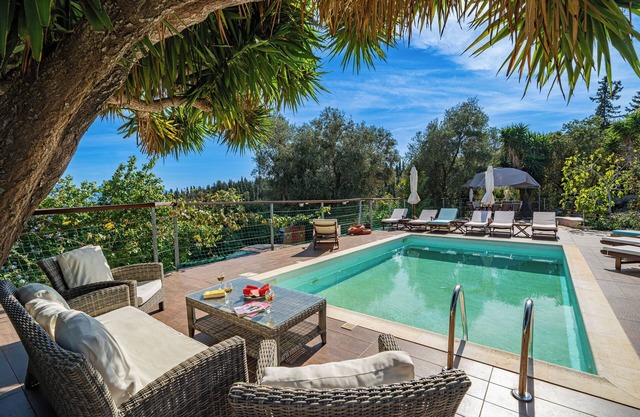 Luxury Venetian Stone Villa- Amazing Private Pool Area and views near Fiskardo