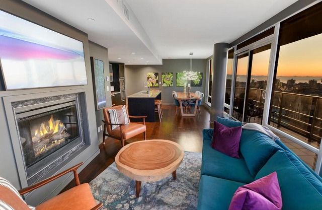 Luxury View Condo in Downtown Victoria