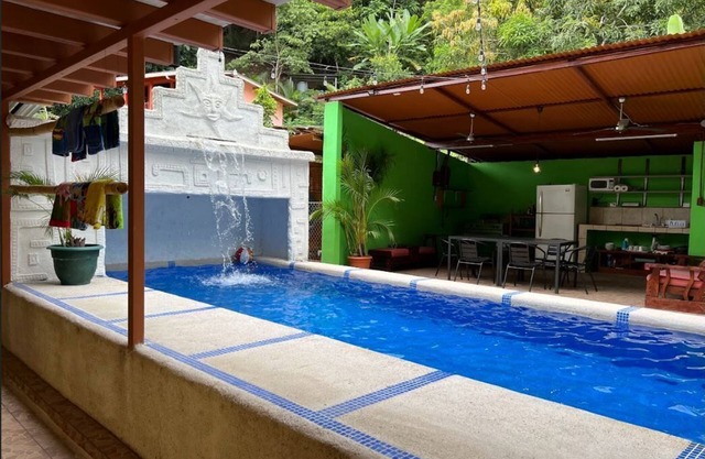 Luxury villa steps from secluded beach with AC and pool in Puntarenas Province