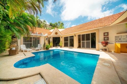 Luxury Villa 4BR with Private Pool - At Playacar ll - Villa Perla 15