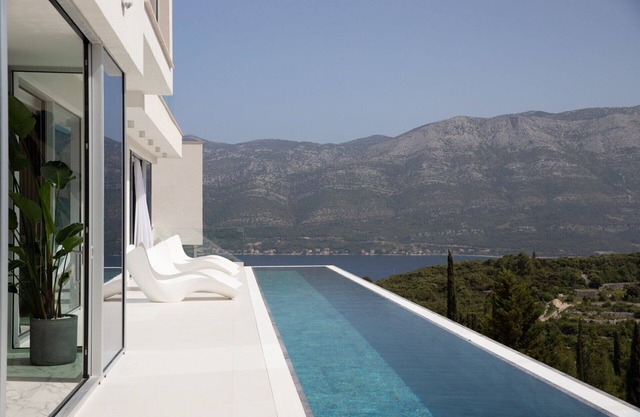 Luxury Villa Aqua Vista with Pool I