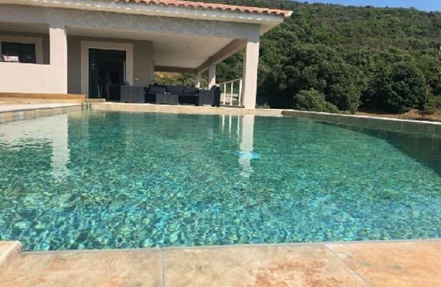LUXURY VILLA BETWEEN SKY AND SEA, SUPERB SEA VIEW IDEAL FOR 8/10 PEOPLE