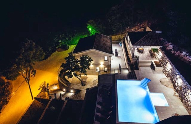 Luxury Villa Borak !