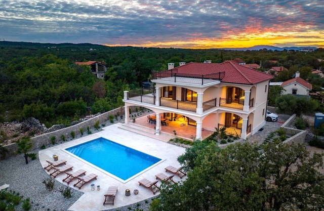 Luxury Villa Glabrova with pool and sauna near the sea on the island of Krk
