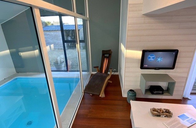 Luxury villa, heated pool at 30 °, Spa at 37 °, 200 m beach and trails