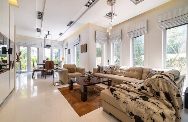 Luxury Villa in The Springs with Private Garden