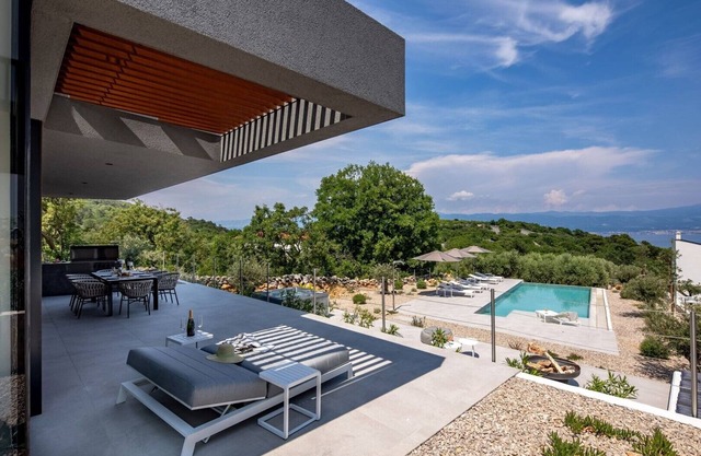Luxury Villa Krk 1 Vrbnik - Heated Pool, Jacuzzi