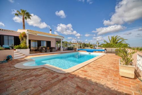 Luxury Villa Lge Pool Hot Tub Beach