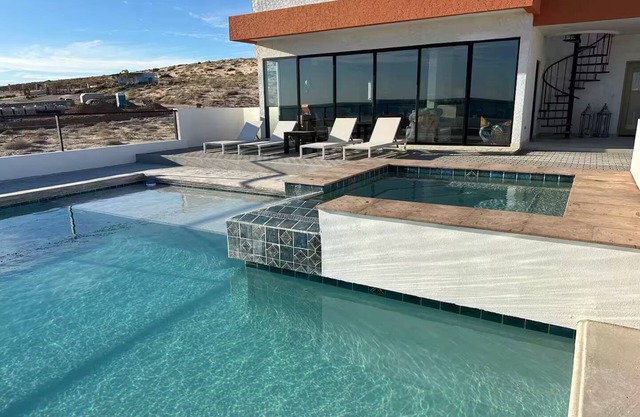 Luxury Villa w/Ocean views, Private pool & spa. Steps from the beach!
