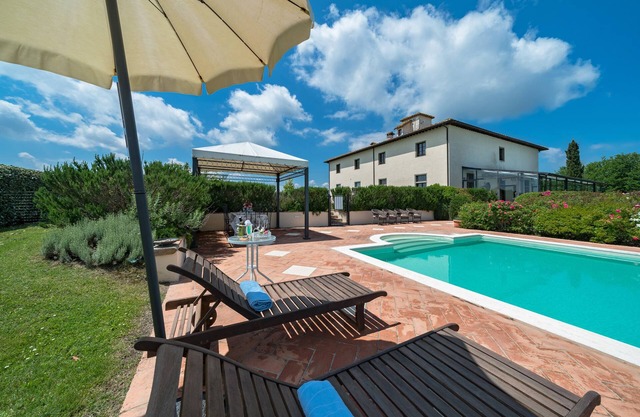 Luxury villa with indoor pool, sauna, jacuzzi and swimming pool in the garden